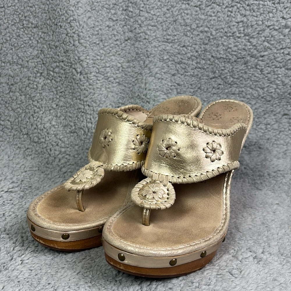 💚👖Jack Rogers Wedge Sandal Size 8 Gold with Wooden Wedge - Picture 2 of 9